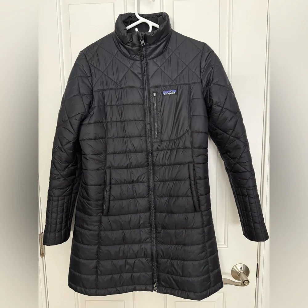 Patagonia Women's Black Parka - Picture 1 of 3